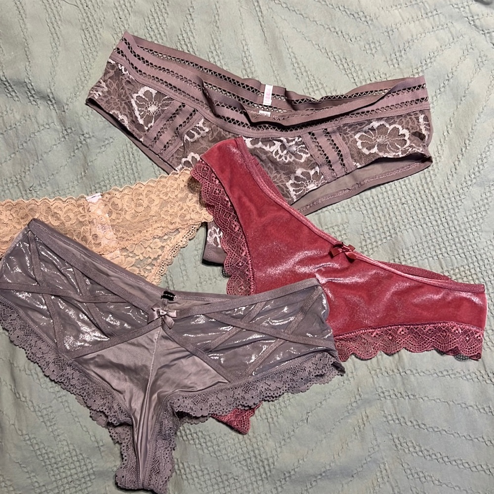 ✨LAST CHANCE✨Super Cute NWOT Lace and Seamless Panty Bundle!!